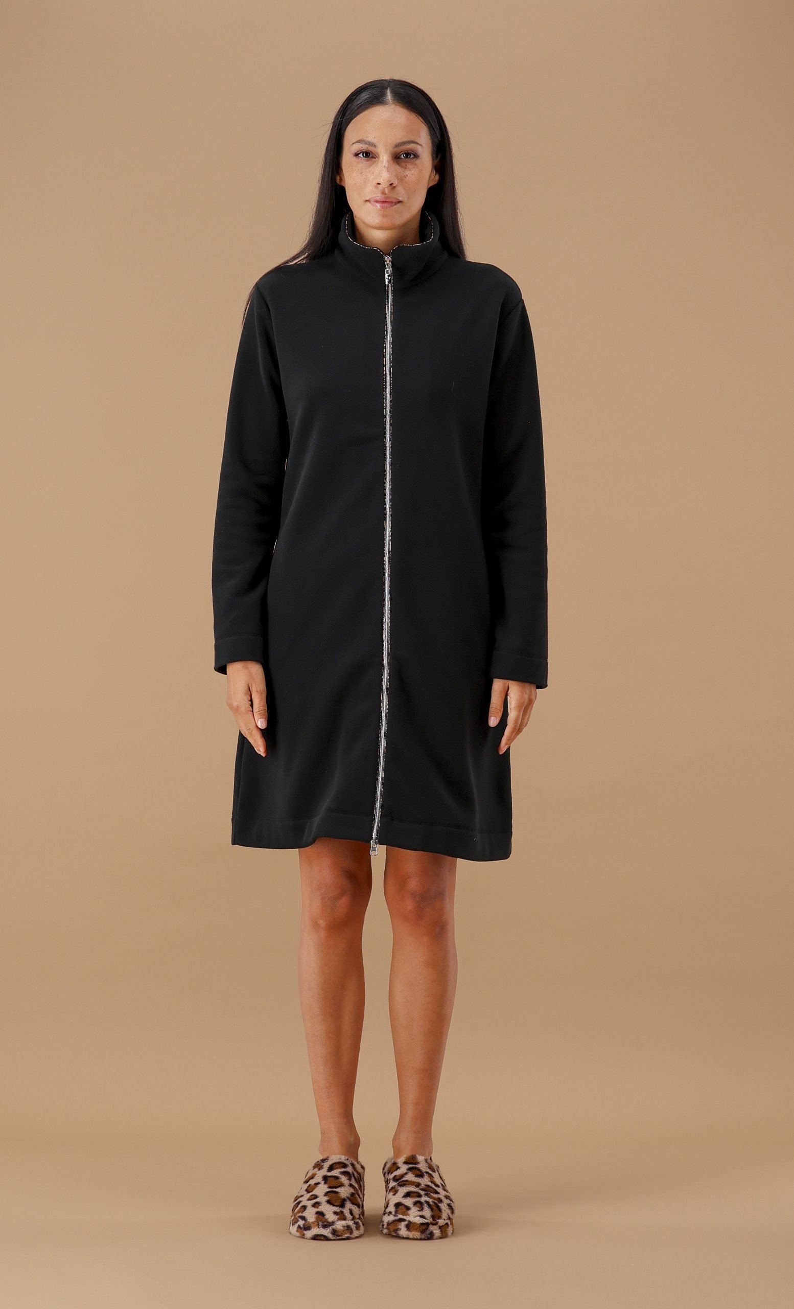MaryPlaid - Vestaglia Donna in Pile Nero con Bordo Maculato Zip Frontale – Art. 6V84212