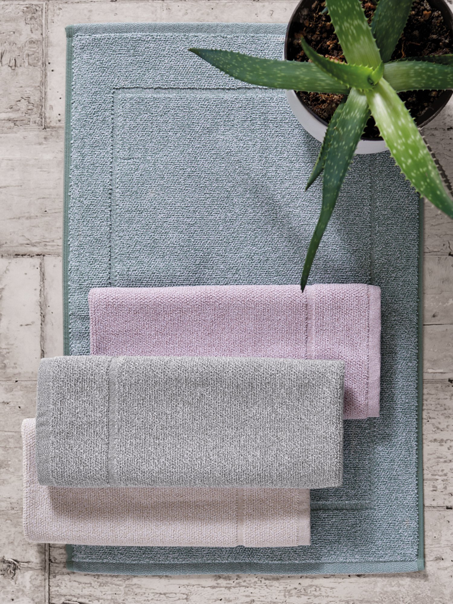 MAISON SUCRÉE Tappeto da bagno 1.600 gmq a pelo raso 100% spugna di cotone Art. Pepe cm 50x90 (Copia)